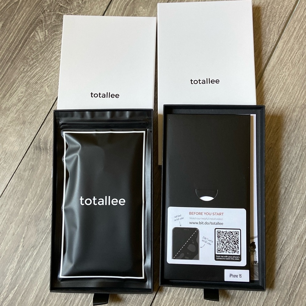 NIB Totallee iPhone 15 Case aCl Screen Protector